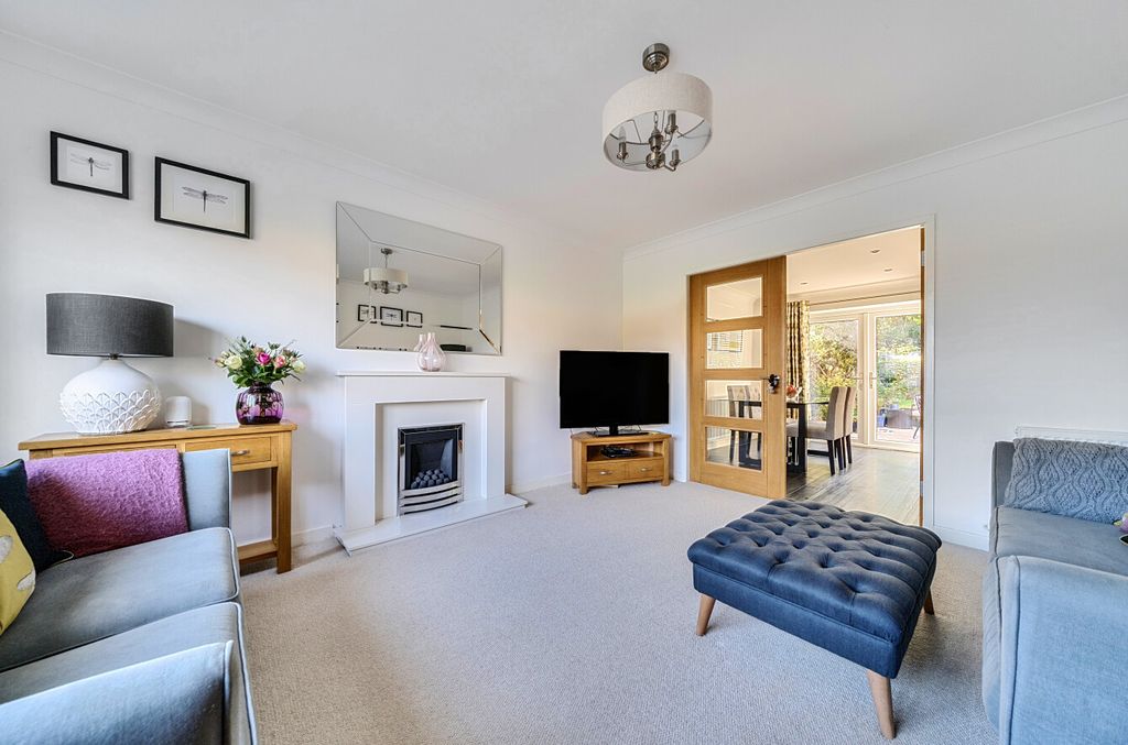 Property photo 2 of 25 -68Da55Db741Ea-l-1358967-9-68d976131c006