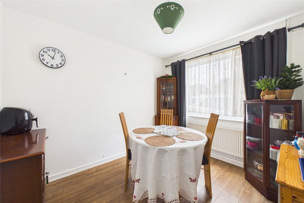 Property photo 3 of 10 Picture No. 12