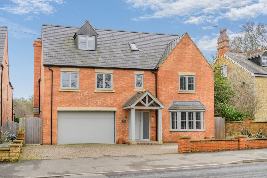 Property photo 1 of 35