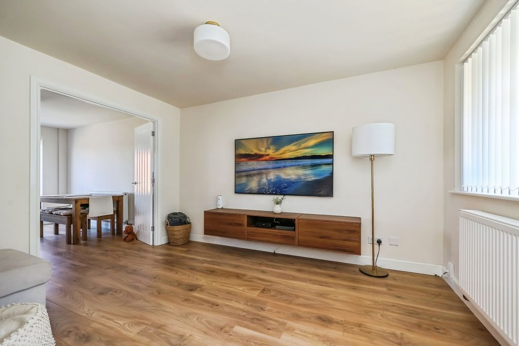 Property photo 2 of 15 Pbox-Img.Jpg