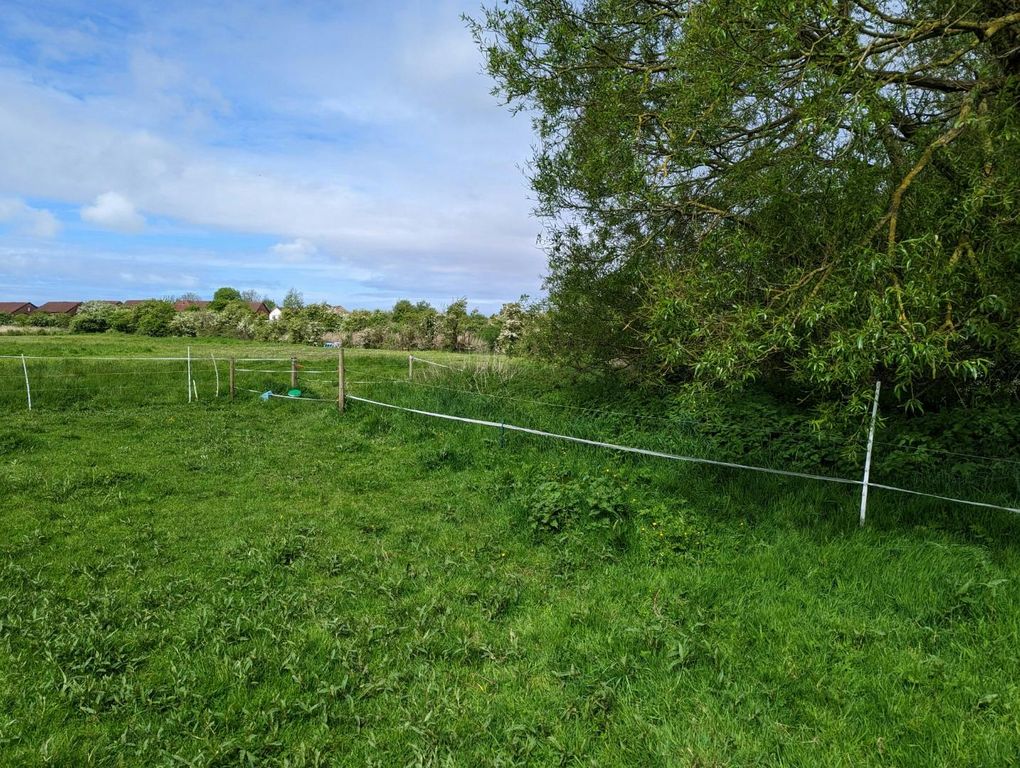 Property photo 3 of 12 Guinea Hall Lane  1.Jpg