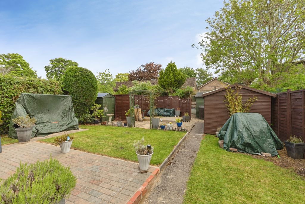 Property photo 3 of 16 Garden