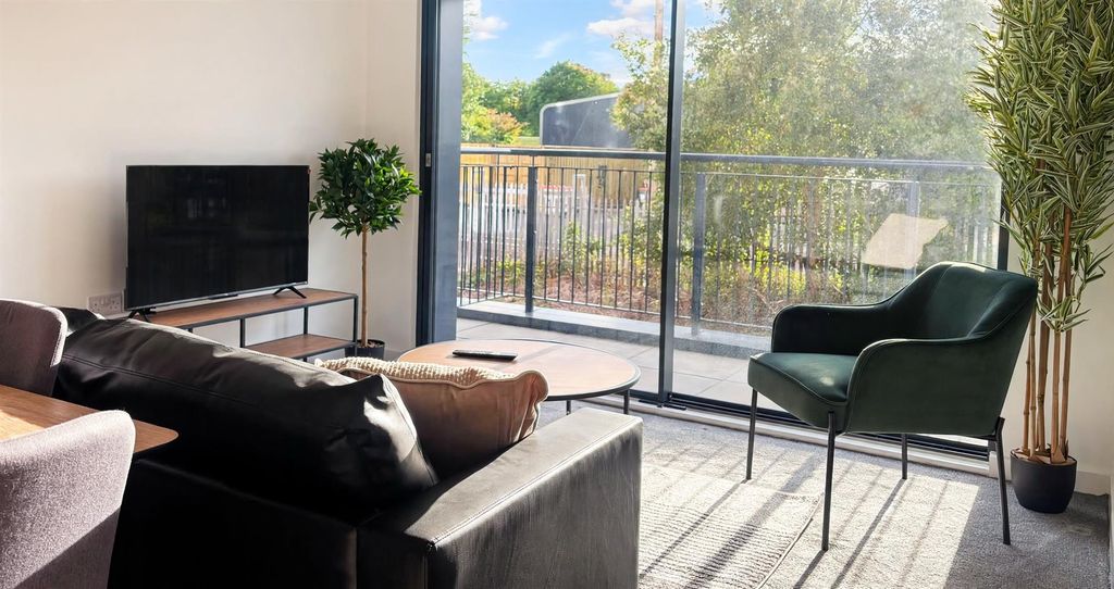 Property photo 2 of 24 Living Space