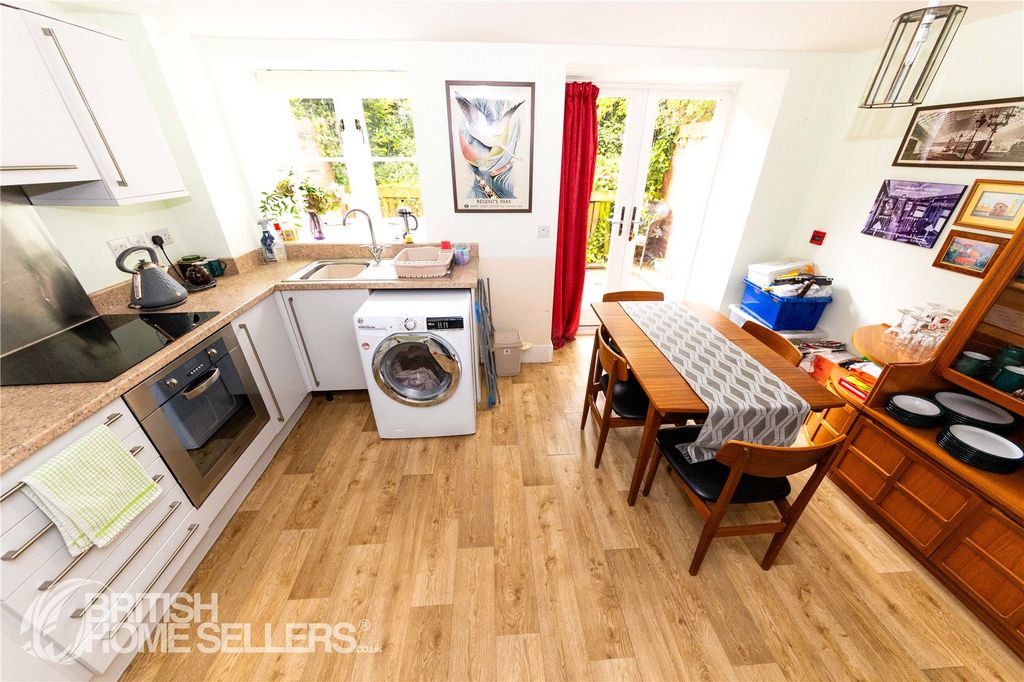 Property photo 2 of 24 Picture No. 21
