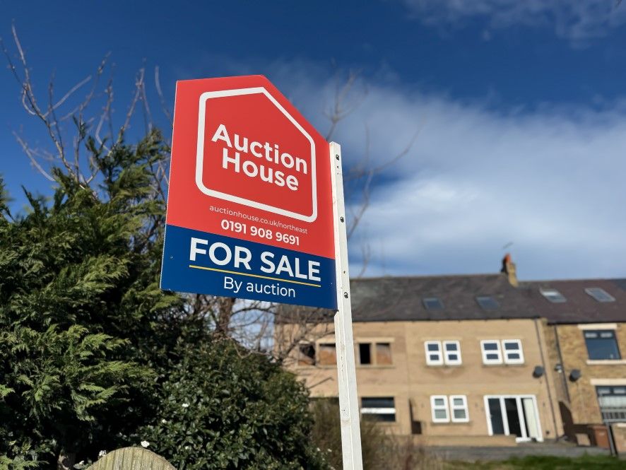 Property photo 2 of 23