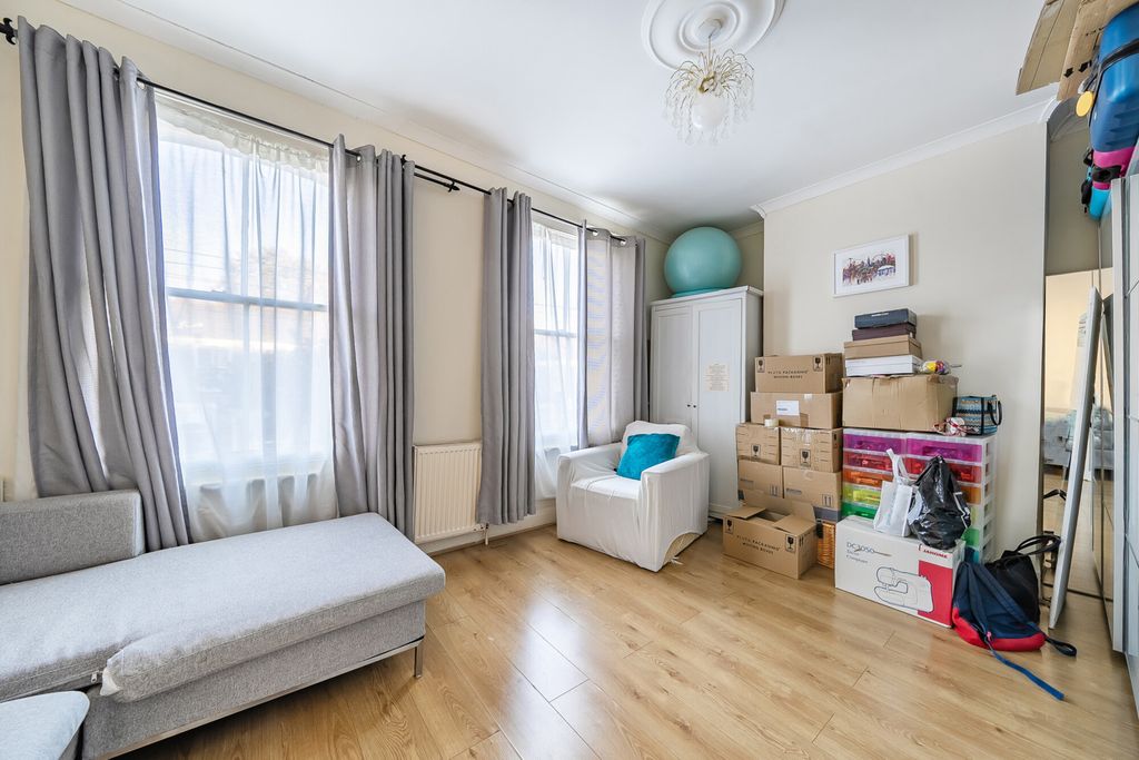 Property photo 3 of 12 Reception