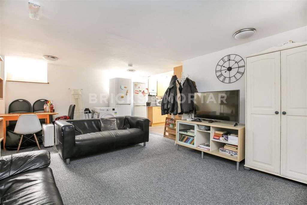 Property photo 3 of 11 Rwczlswoweuup2Q5Qjcxkq.Jpg