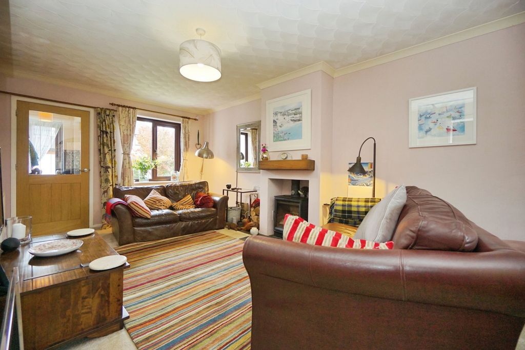 Property photo 3 of 17 Photo