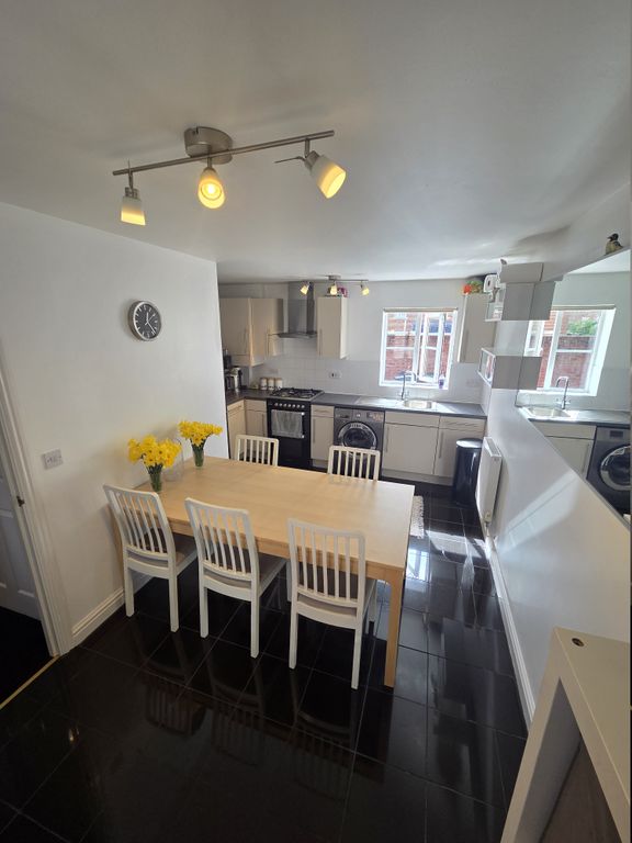 Property photo 2 of 14 Kitchen/Diner