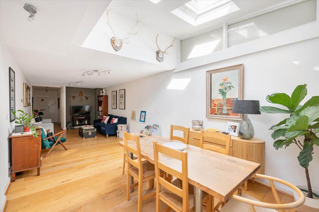Property photo 1 of 17 Image