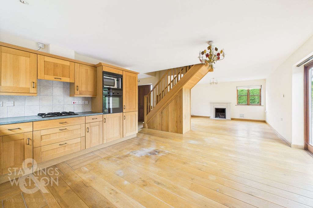 Property photo 1 of 25