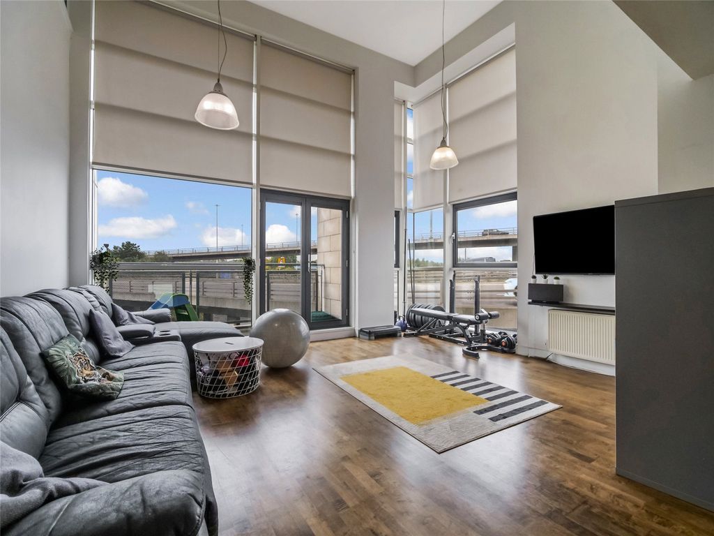 Property photo 2 of 21 Picture No. 22