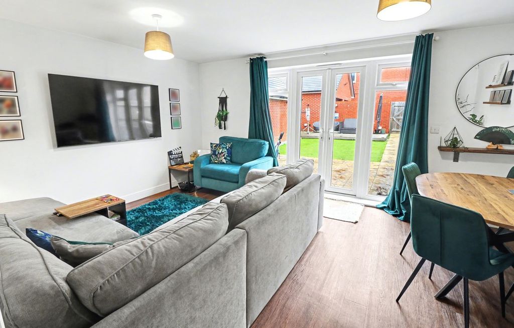 Property photo 3 of 18 Img_6667