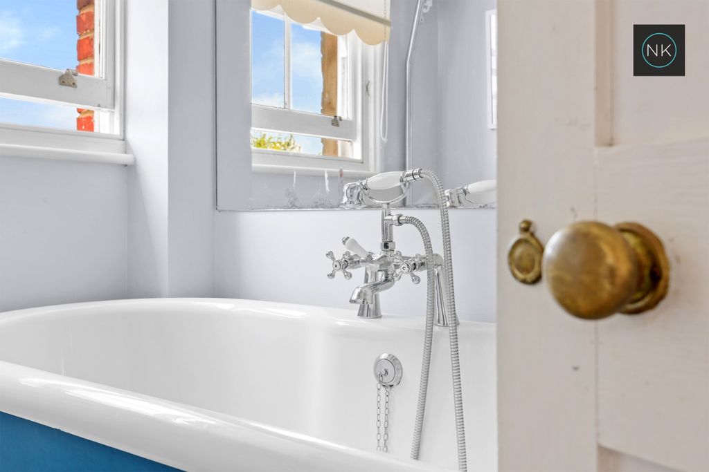 Property photo 2 of 29 5167895