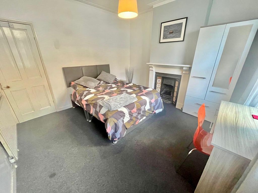 Property photo 3 of 14 Image