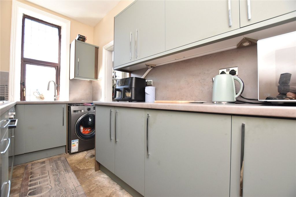 Property photo 3 of 12 Picture No. 02