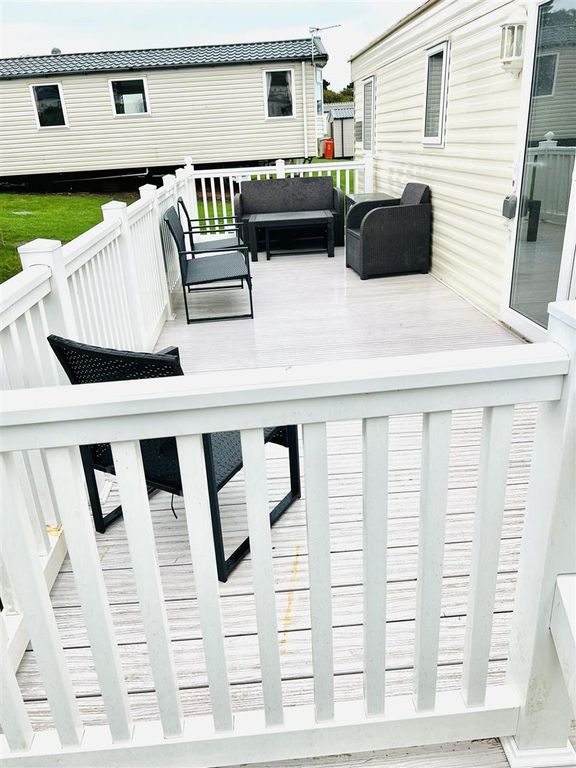 Property photo 3 of 47 Stunning Veranda
