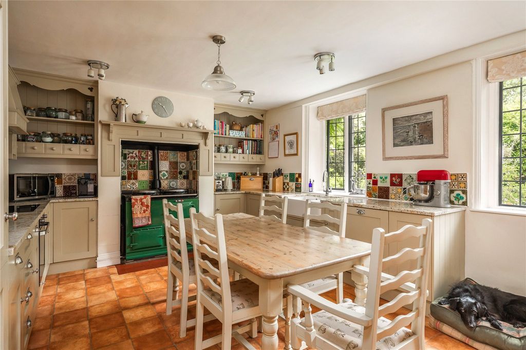 Property photo 3 of 26 Kitchen