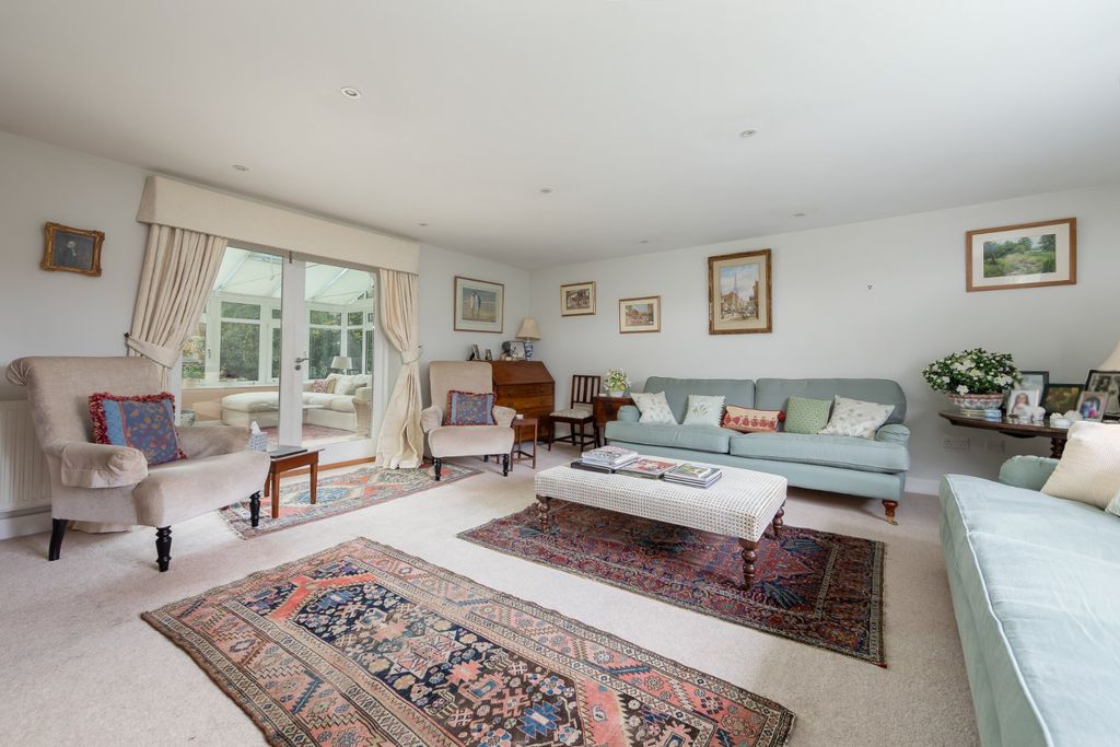 Property photo 2 of 17 Sitting Room