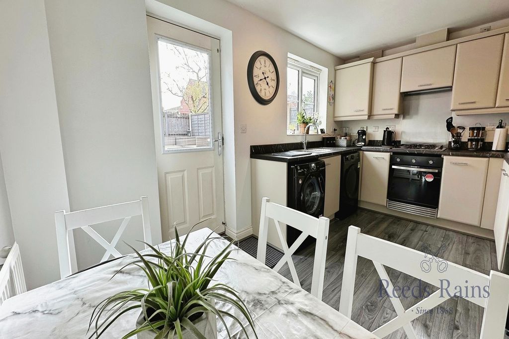 Property photo 3 of 13 Dining