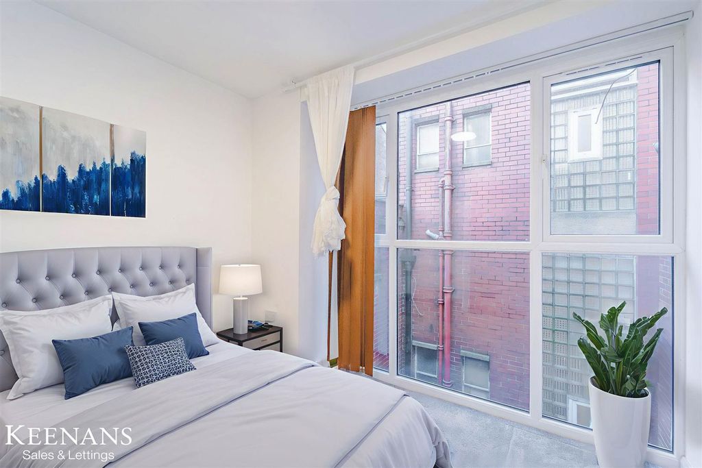 Property photo 3 of 19 Dsc07603 - Bedroom - Standard - 1.Jpg