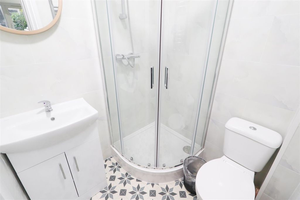 Property photo 3 of 7 Melville Road-14.Jpg