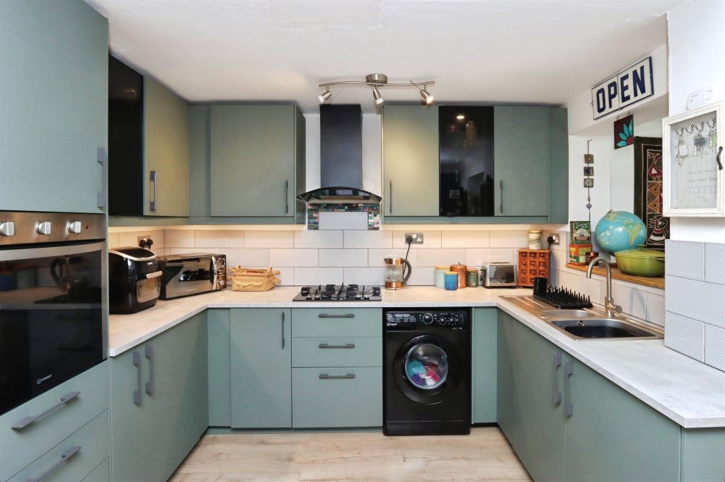 Property photo 1 of 17