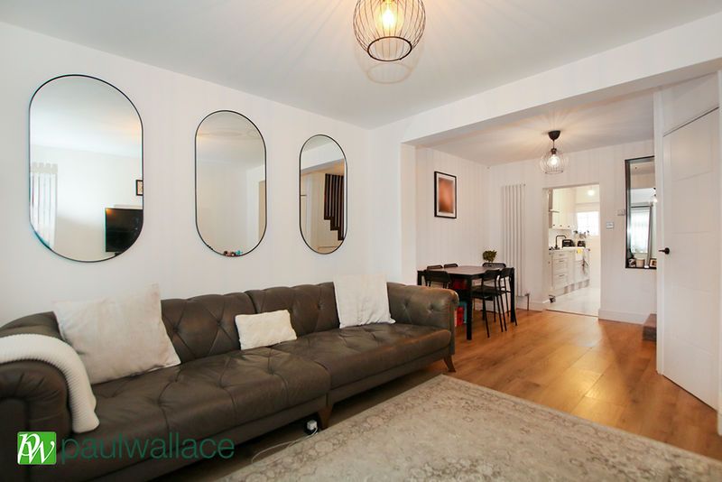 Property photo 2 of 11 Lounge