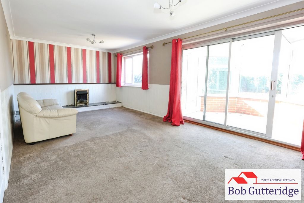 Property photo 2 of 21 Open Plan Lounge / Dining Room