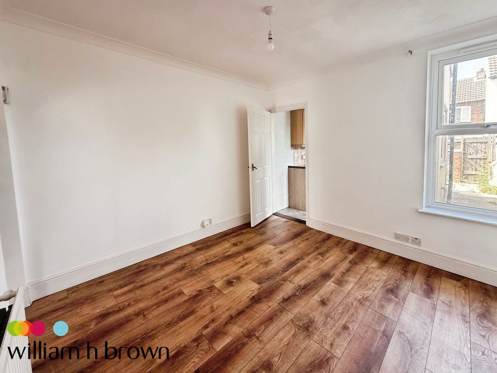 Property photo 3 of 7 Dining Room
