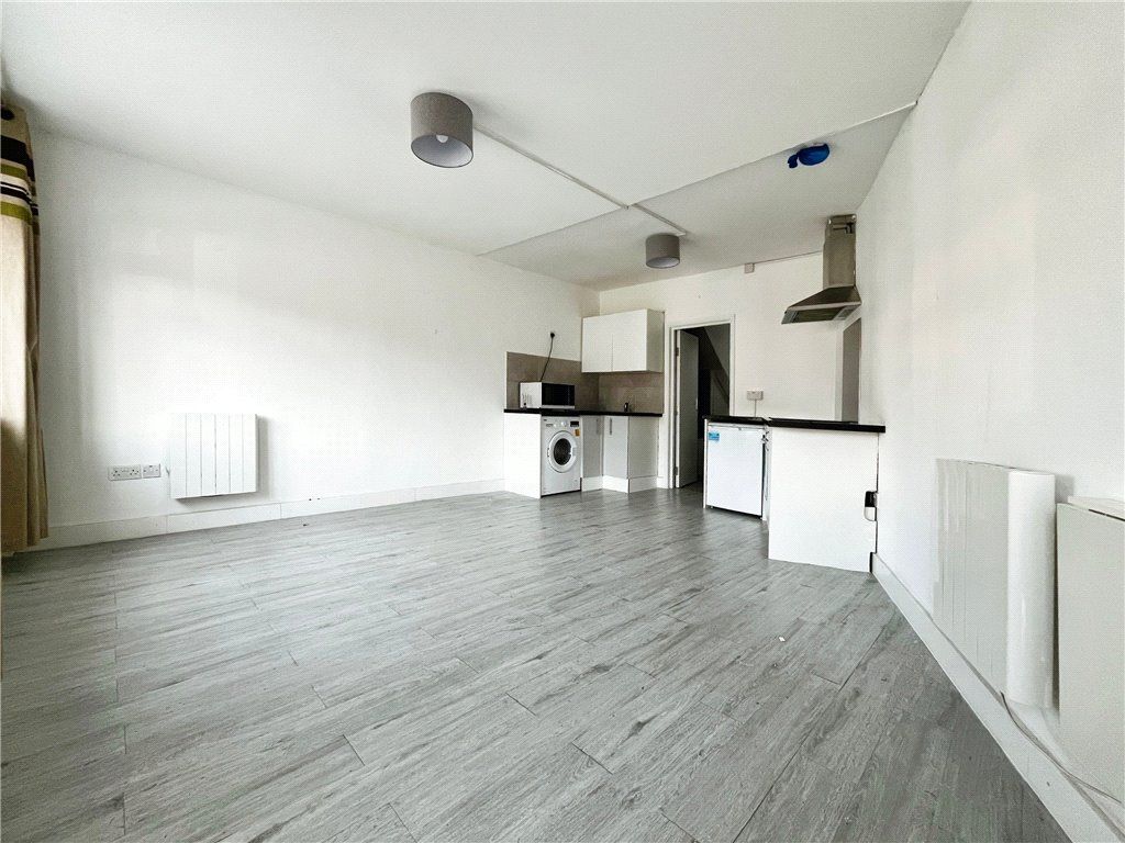 Property photo 2 of 5 Studio