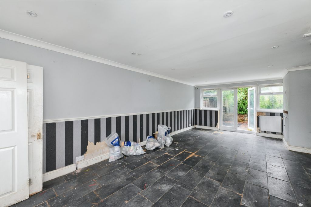 Property photo 2 of 17 14 Westmeade Close, Cheshunt, Waltham Cross, En7 6Jp