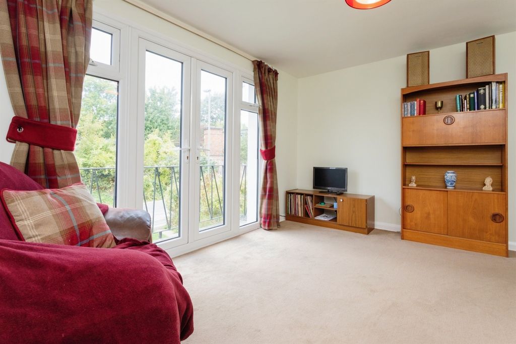 Property photo 3 of 12