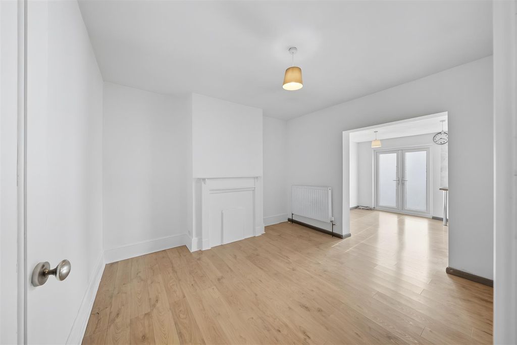 Property photo 3 of 23 A (6).Png