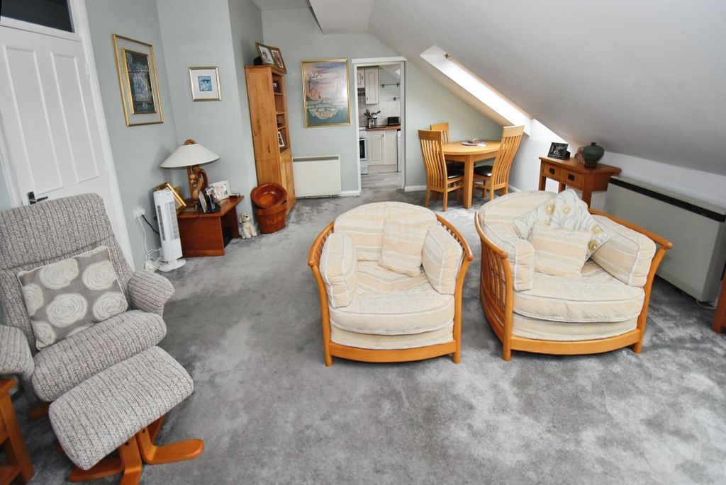 Property photo 3 of 10 Pbox-Img.Jpg