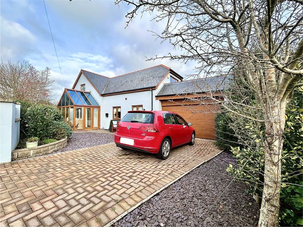 Property photo 1 of 29 Picture No. 05