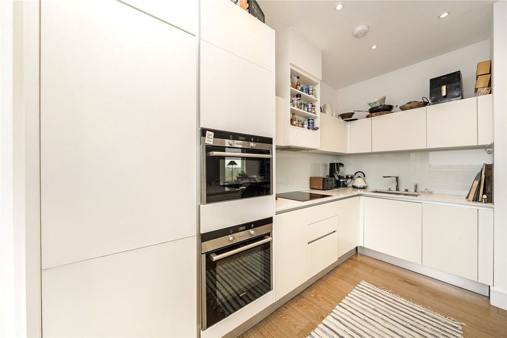 Property photo 3 of 12 Picture No. 27