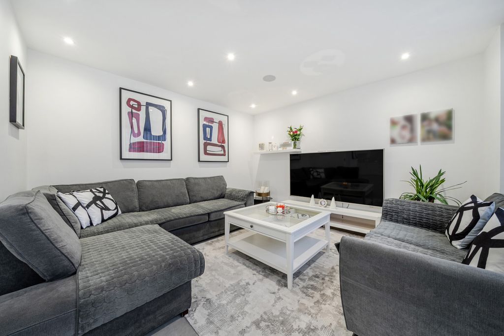 Property photo 3 of 22 1429642-20-69B92B...