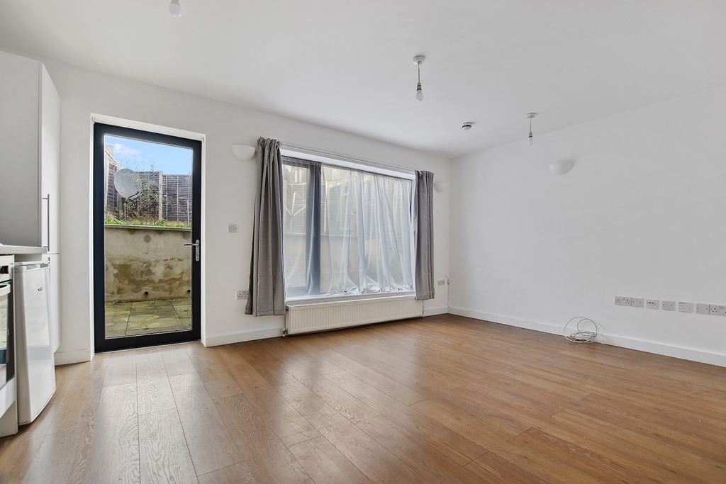 Property photo 2 of 11 Rhgcwhl - Flat 1,...