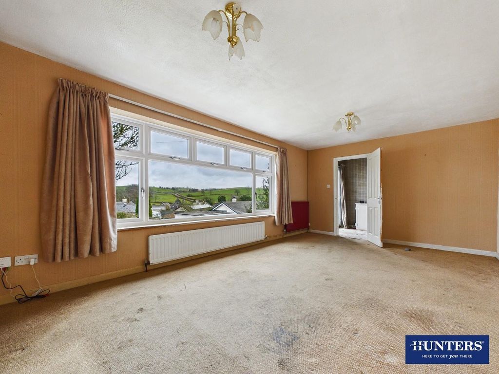 Property photo 2 of 17 Living Room