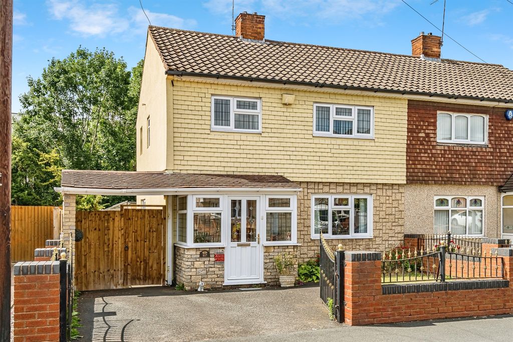 Property photo 1 of 11