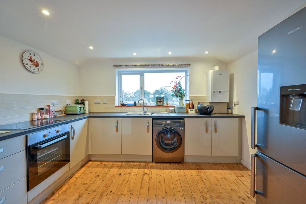 Property photo 2 of 17 Picture No. 05