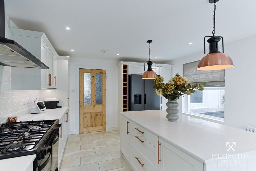 Property photo 3 of 18 5522684