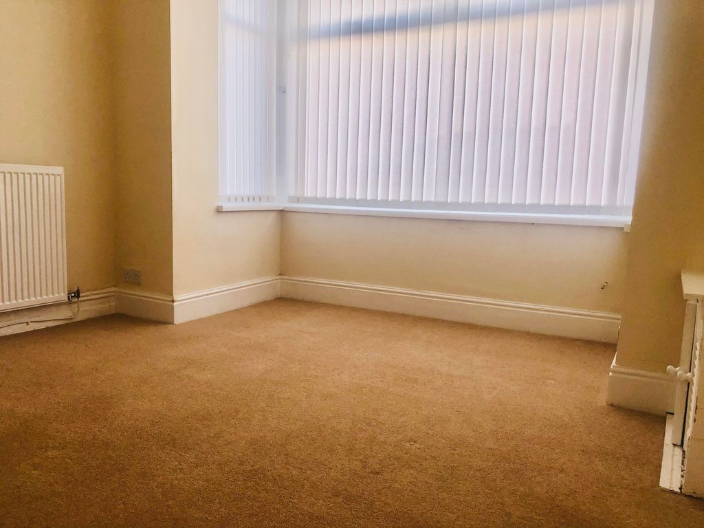 Property photo 2 of 7 Living Room