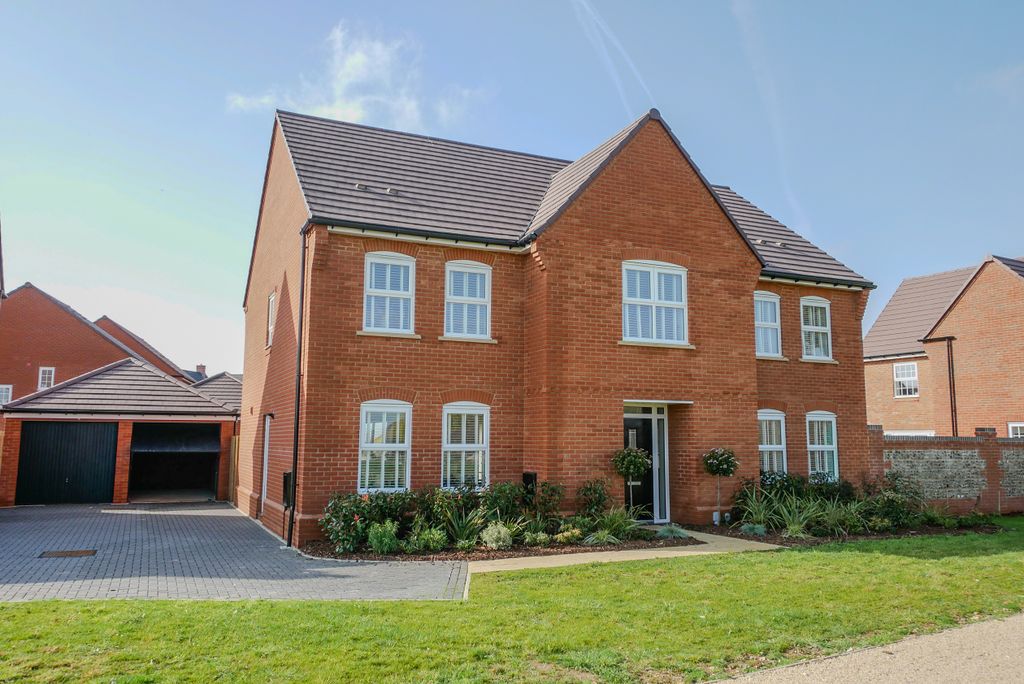 Property photo 1 of 10 Plot 145 External