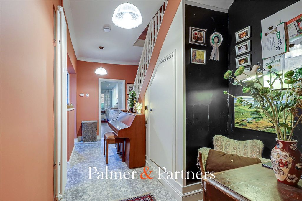 Property photo 3 of 23 Picture No. 16