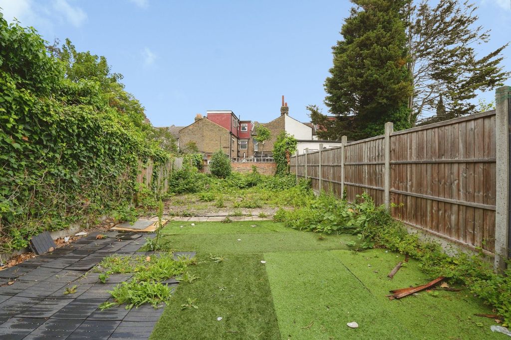Property photo 3 of 13