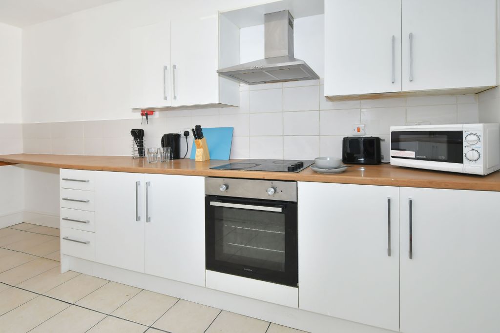 Property photo 2 of 13 Kitchen