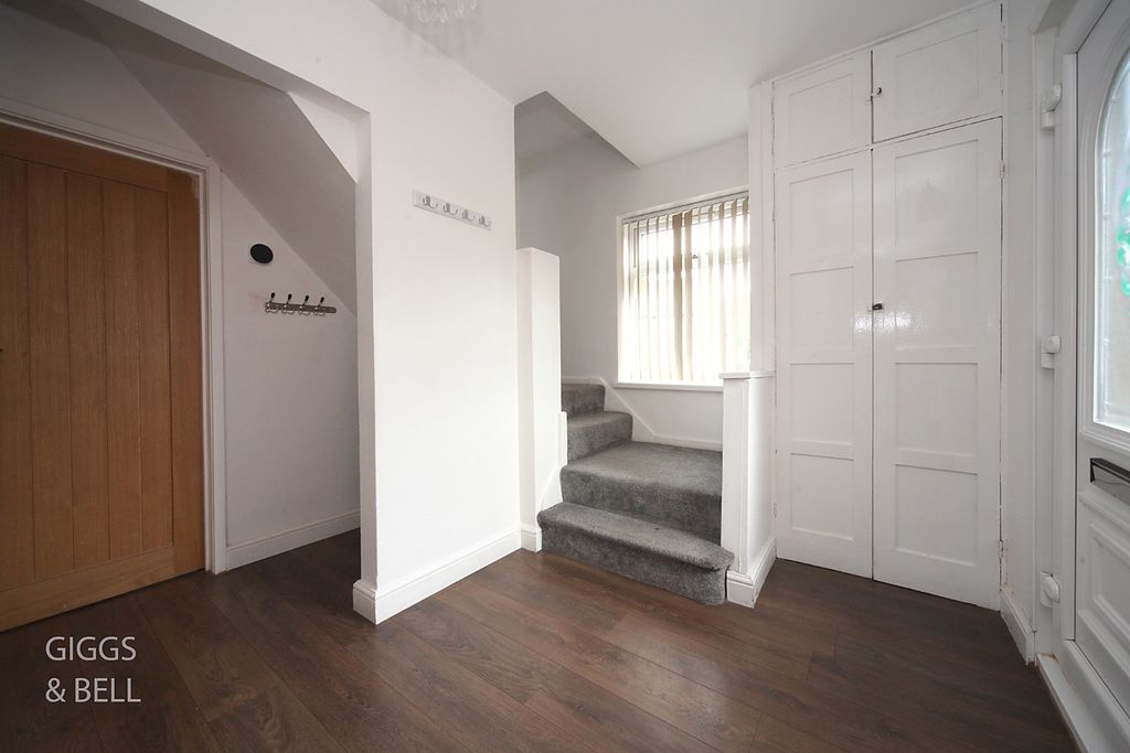Property photo 2 of 27 5162301