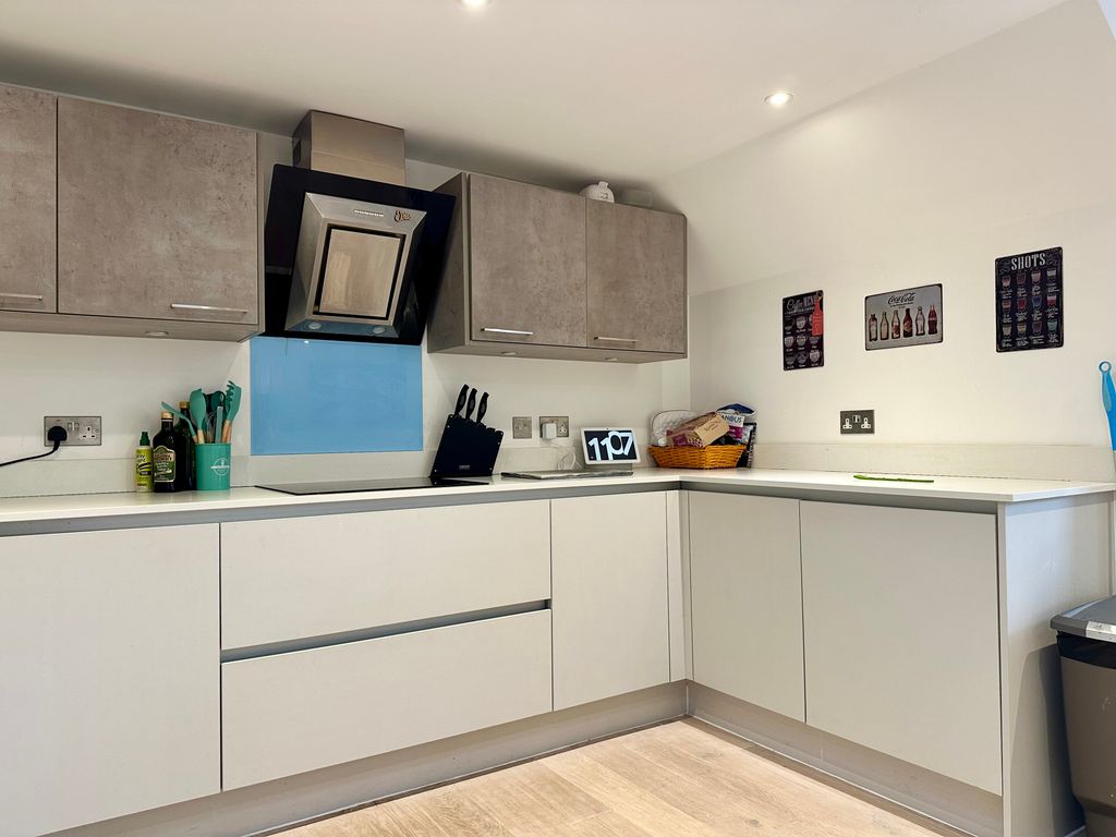 Property photo 3 of 14 Img_4704